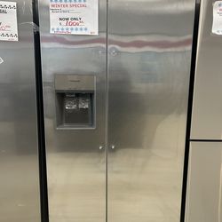 Refrigerator water dispenser