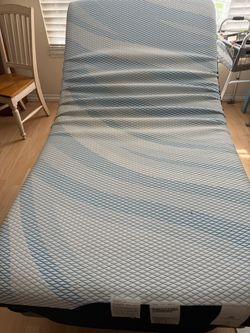 Serta Twin XL Adjustable Bed With Remote