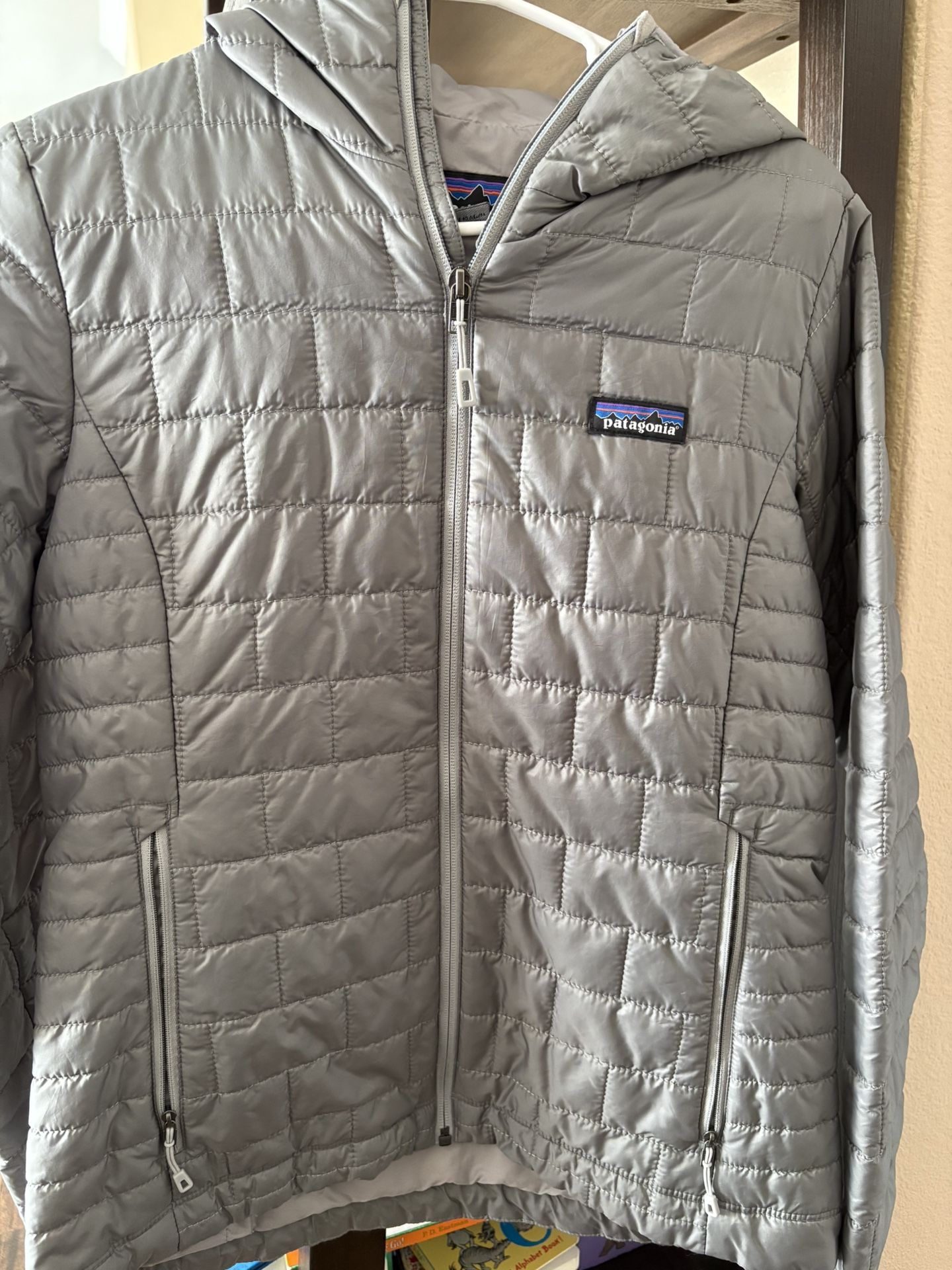Patagonia Women’s Nano Puff Hooded Jacket -small