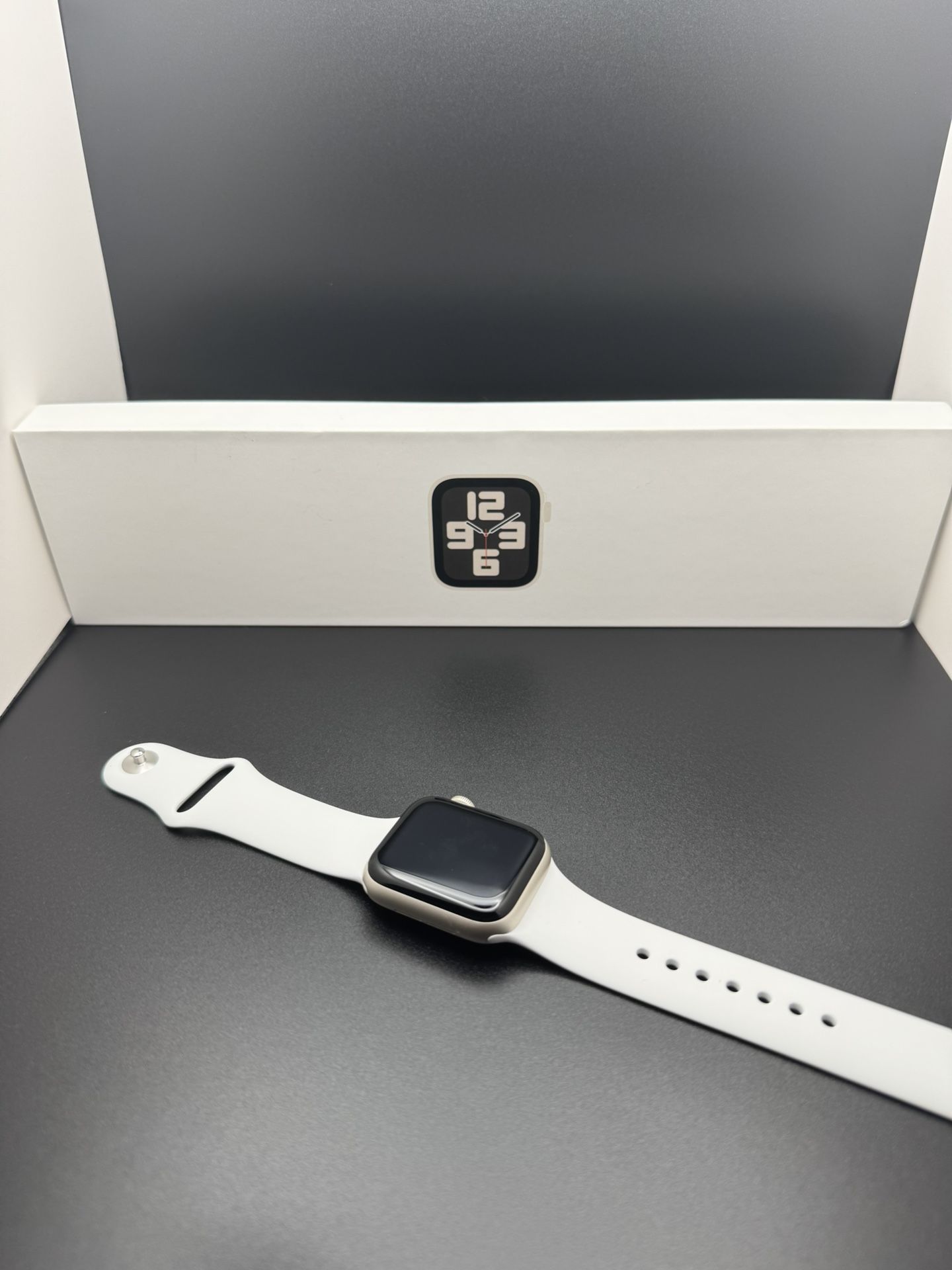 Apple Watch SE 40mm (GPS) (2nd Generation)