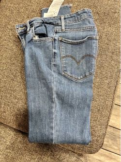$4 Women Levi’s Size 25