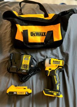 DEWALT 20V IMPACT DRIVER KIT 