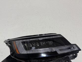 RANGE ROVER RIGHT HEADLIGHT 2024