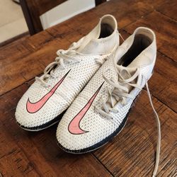 Nike Girls Cleats 6.5