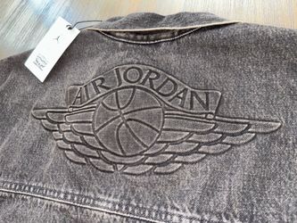 Levi's® x Jordan Type III Trucker Jacket  size: XL Limited Edition  NEW  Pick Up Today
