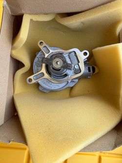 Volkswagen 2.5 engine vacuum pump new