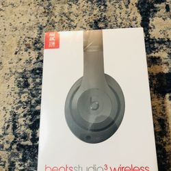 Beats  by Dre 