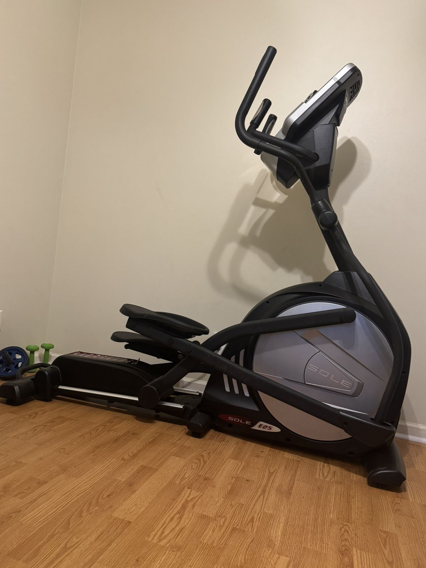 SOLE E25 Programable Elliptical Trainer