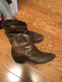 Women's size 9 Kenneth Cole boots