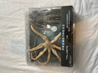 NECA Prometheus Trilobite vs. Battle Damaged Engineer Action Figure Set – Open Box Complete OBO