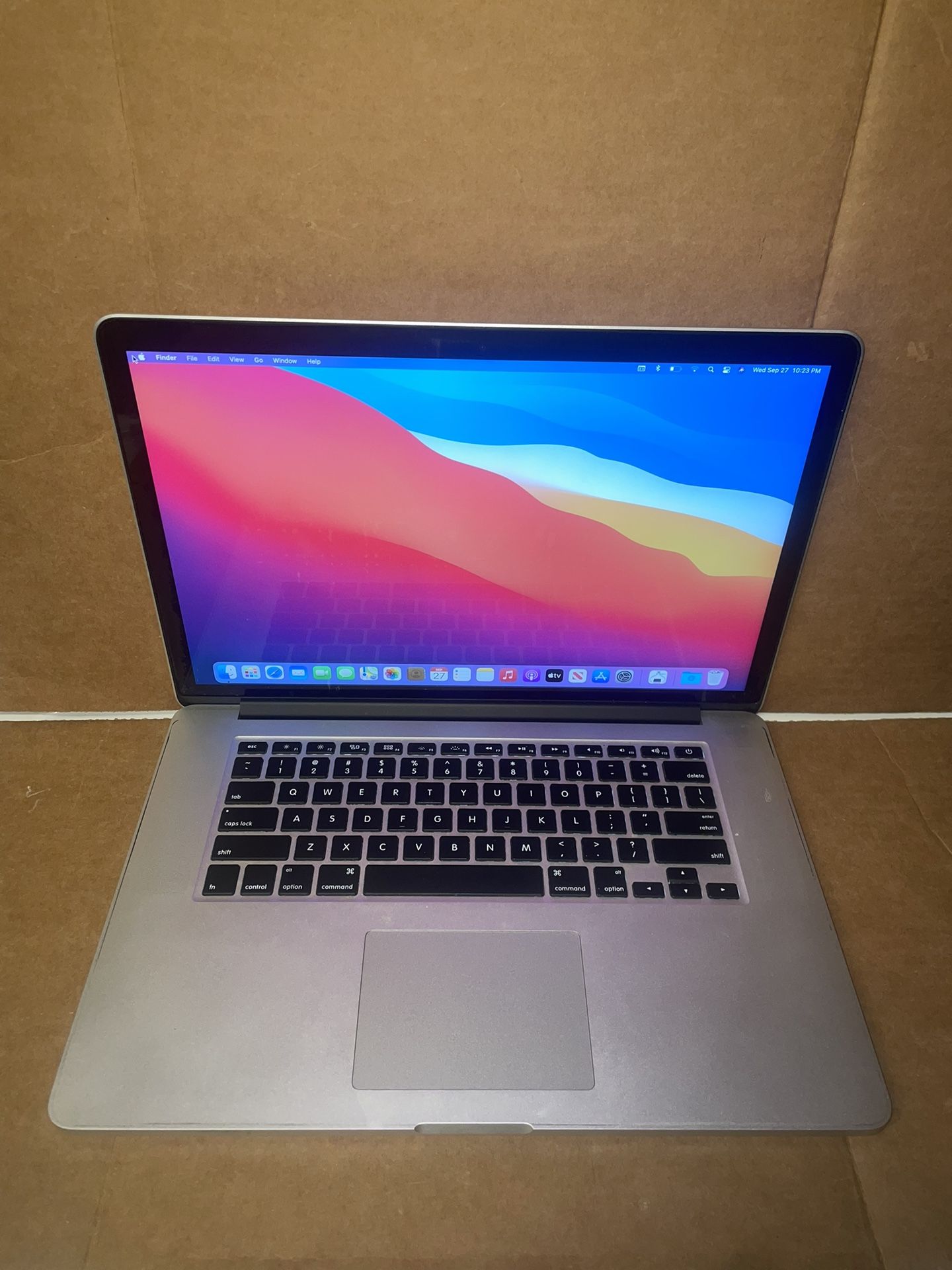 MacBook Pro 15 (Late 2013) Core I7 @ 2.0GHz. 8GB. 256GB SSD. Big Sur