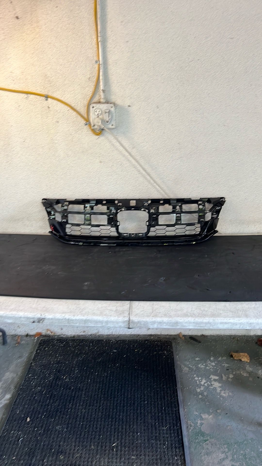 2018-2021 HONDA CR-V CRV FRONT BUMPER GRILLE GRILL OEM 71424-TRW-A11 18 19 20 21