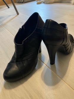 Gianni Bini black leather shoes