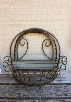 Metal hanging basket
