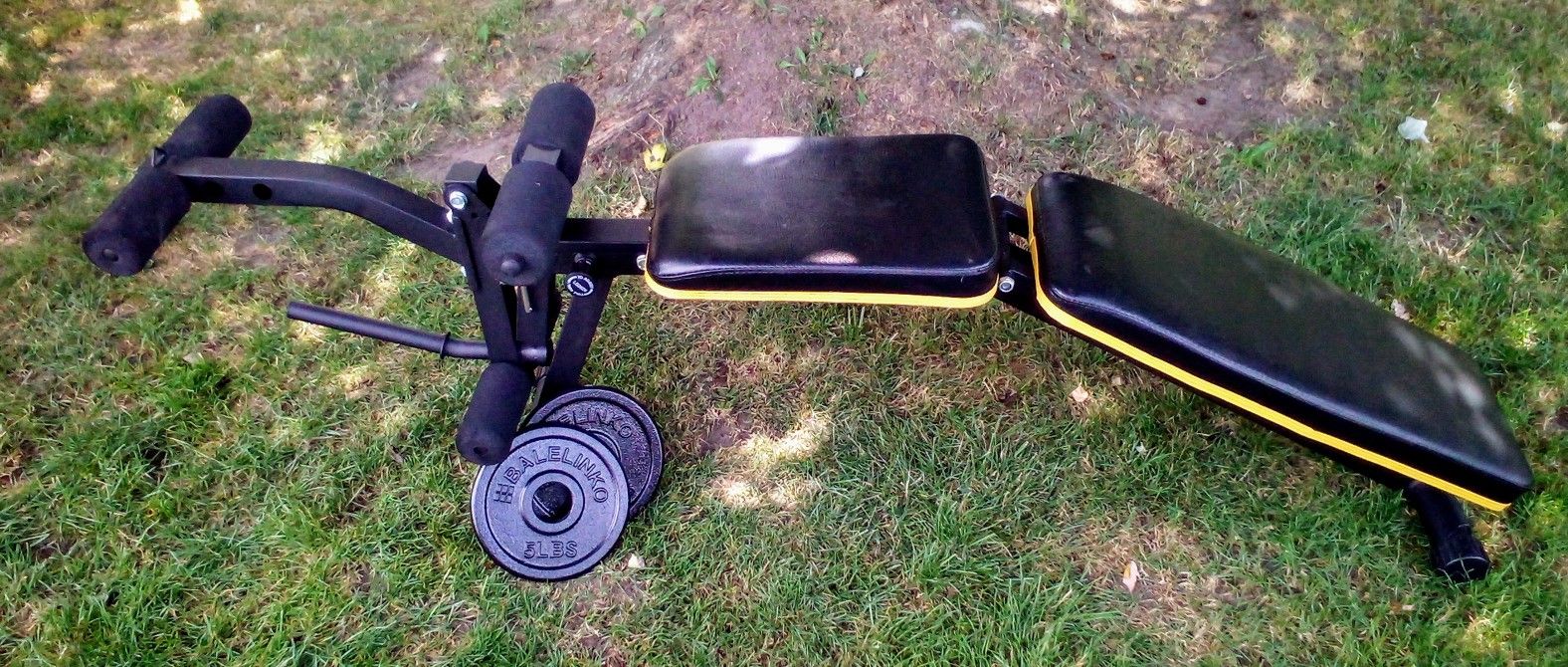 Weight Bench w/ Two 5lb Weight Plates