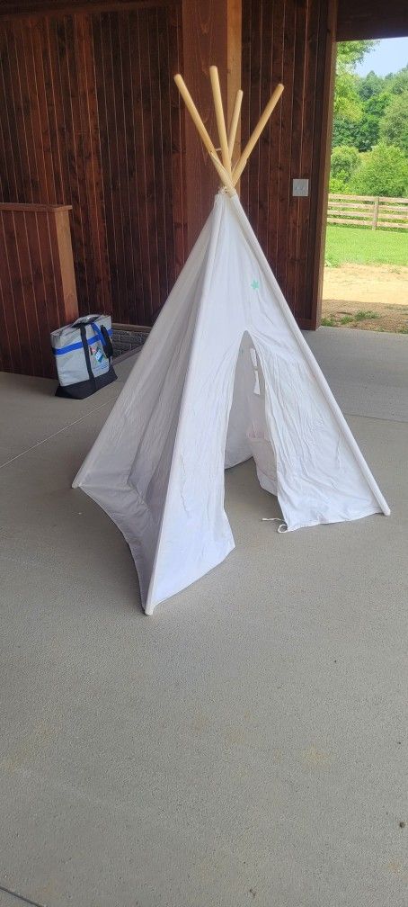 White Linen Tee Pee