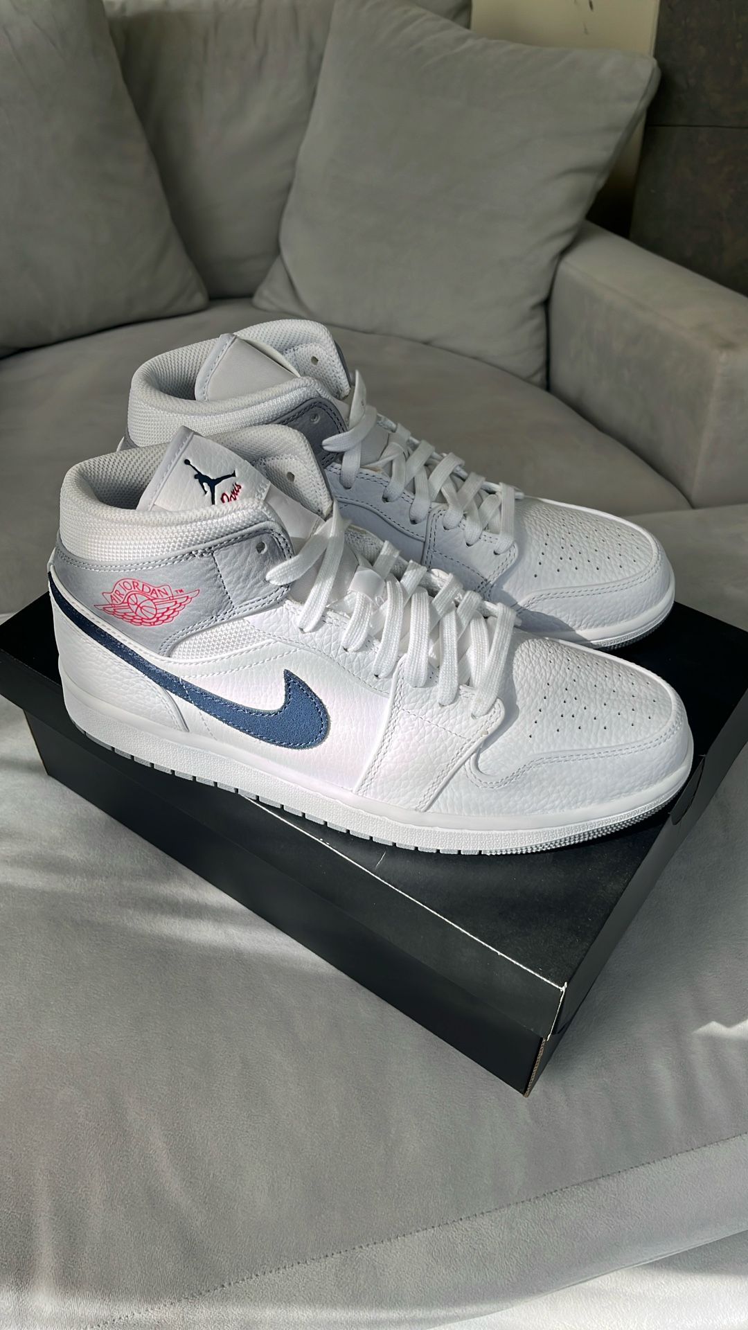Air Jordan 1 Mid Pl Paris
