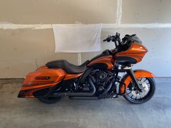 Low Miles - One-of-One - Harley Davidson  Road Glide Special