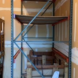 Pallets Rack 4'x8'x8'