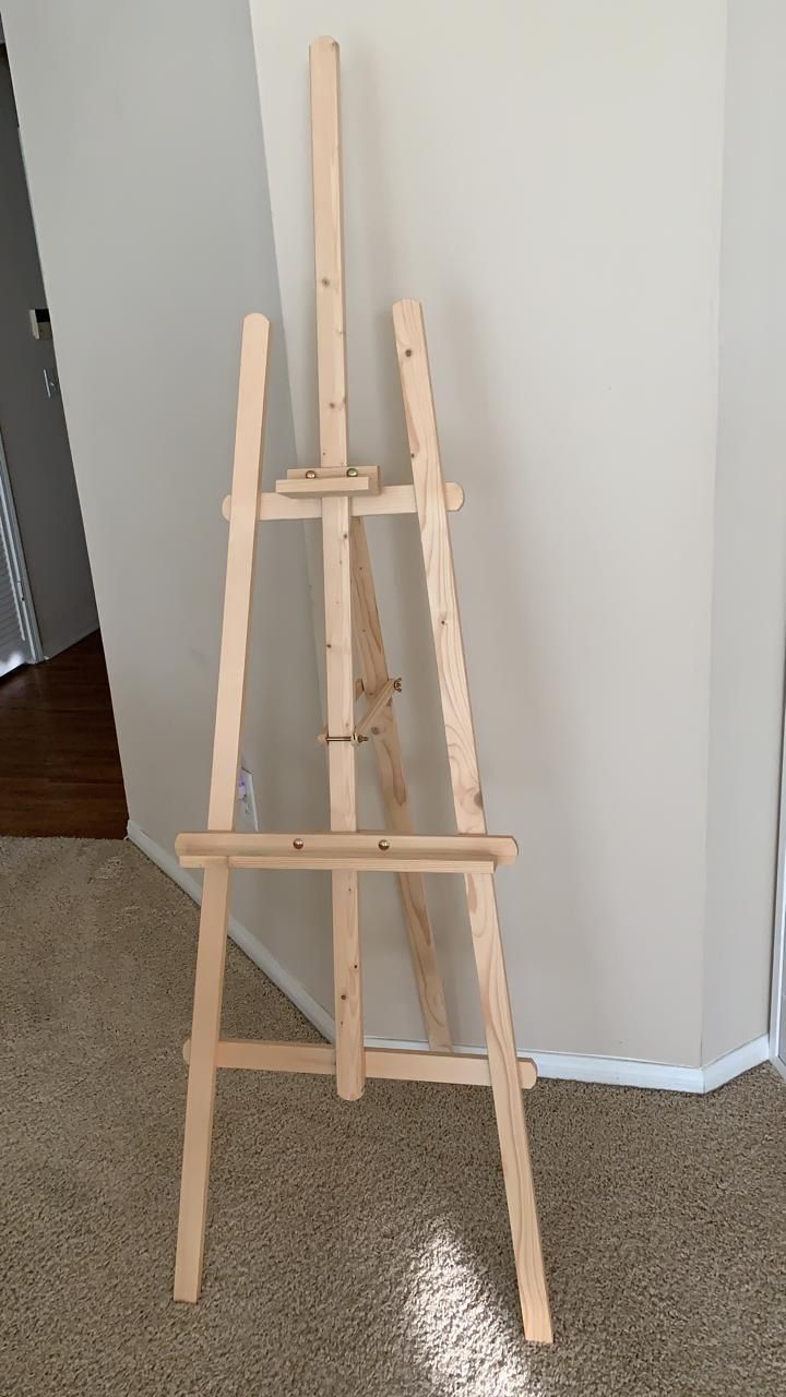 Wooden floor easel