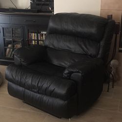 Recliner - Black Leather 