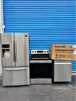 Full kitchen appliance set combo package Samsung stainless steel refrigerator, stove, microwave, dishwasher.