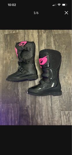 Riding boots