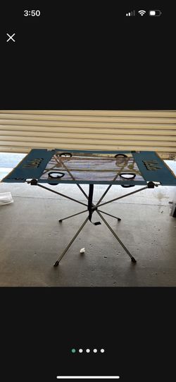Deluxe foldebel Mesh Table UCLA 