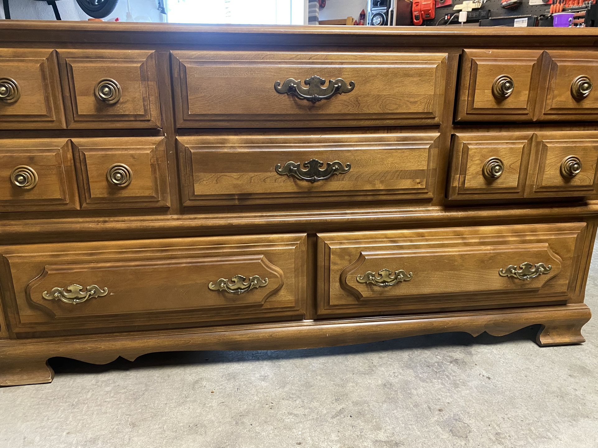Dresser With Mirror