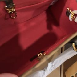 Small Two Tone On-The-Go