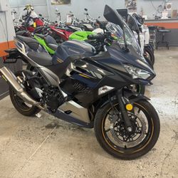 2024 Kawasaki Ninja EX400