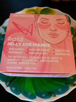 Jelly Eye Masks with Rose Extract.