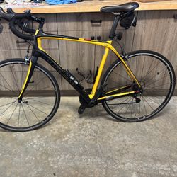 carbon fiber road bike