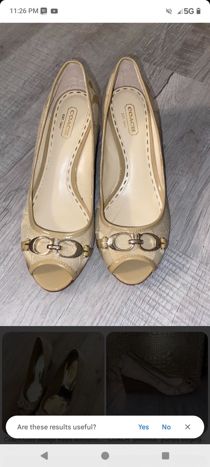 COACH Pumps