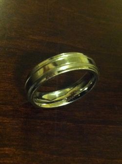 10k white gold with stainless steel