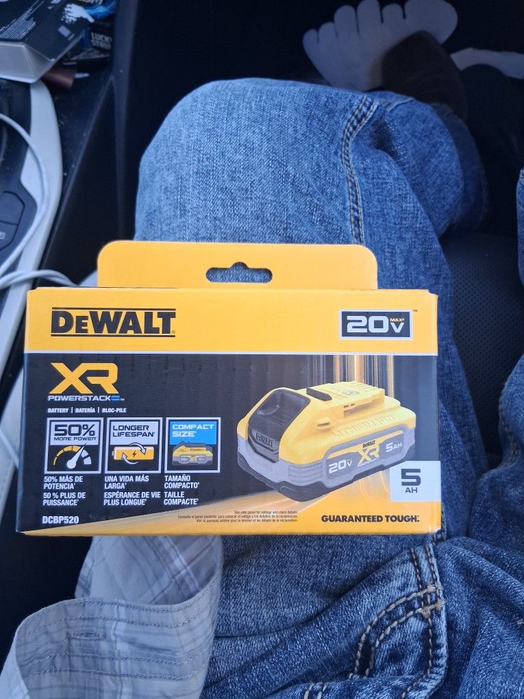 New DeWalt 20v 5AH POWERSTACK BATTERY