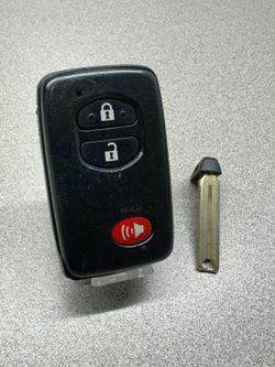 Toyota Prius remote control car key