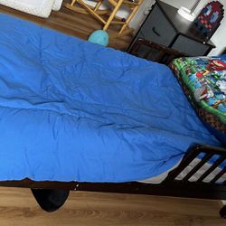 Toddler Bed frame, Mattress, 2 Bed Protectors & A Sheet