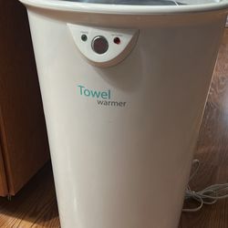 Brookstone Towel Warmer Large Floor Stand Up Warms Towels Robes Blankets 647156