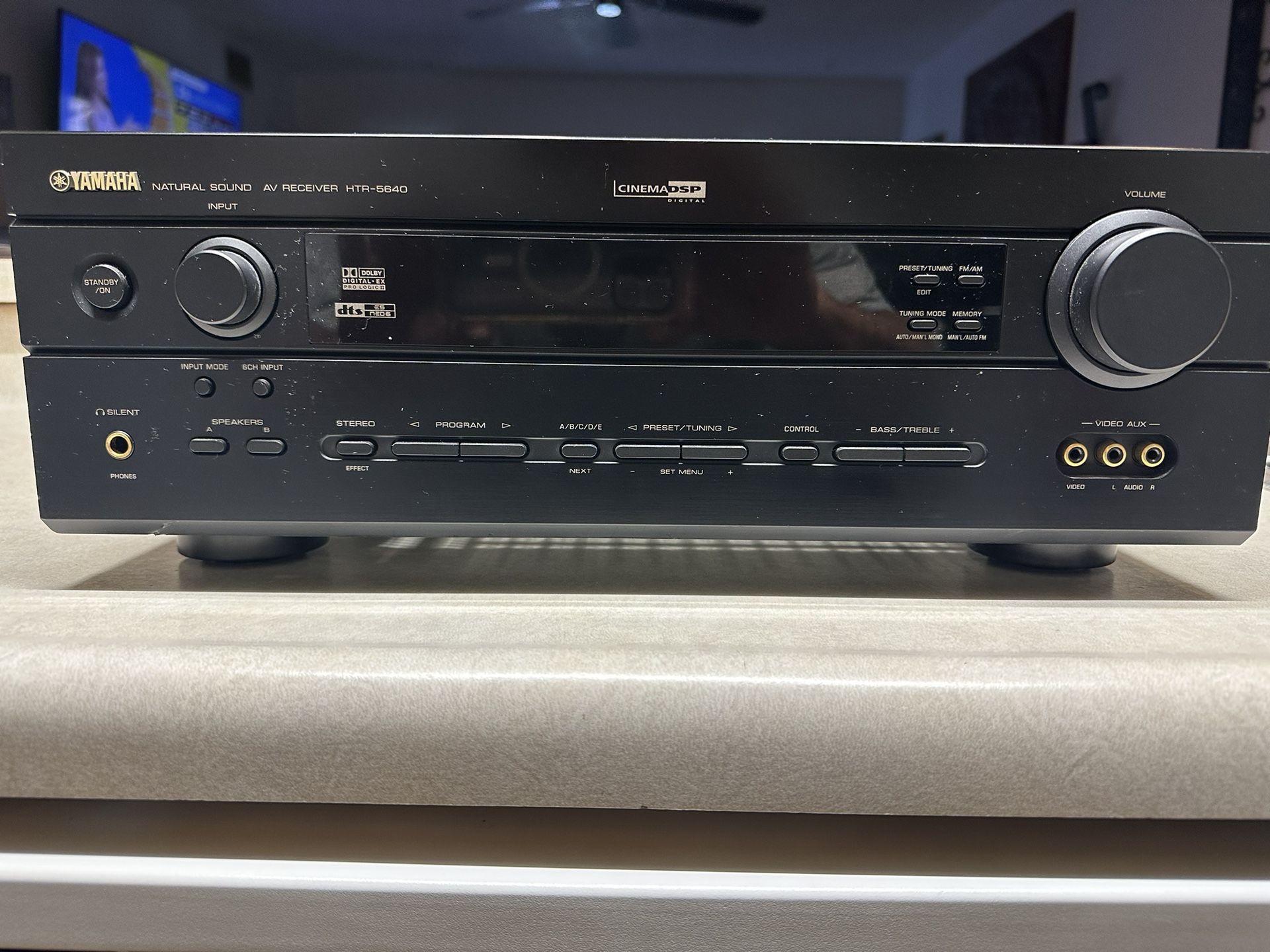 Yamaha Receiver HTR5640 W/ Remote