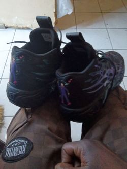 Shoe