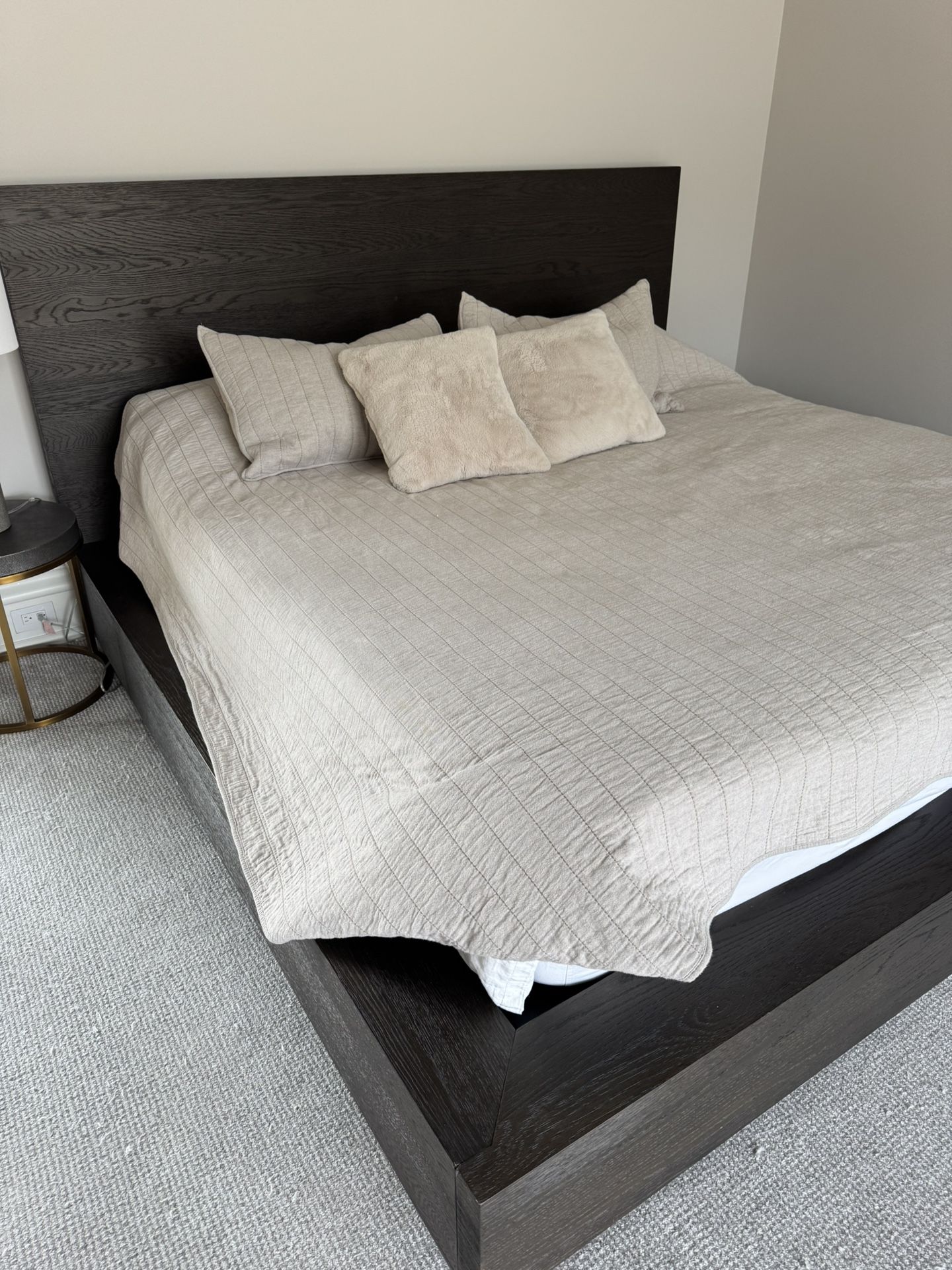 RH King Bed With Dresser(Mattress Included)