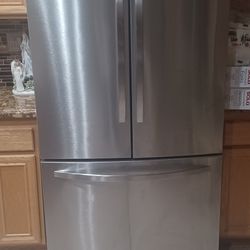 Kenmore Fridge w/Bottom Drawer Freezer