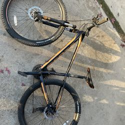 $100 - Scott Aspect 970 XS Frame 29” Tires