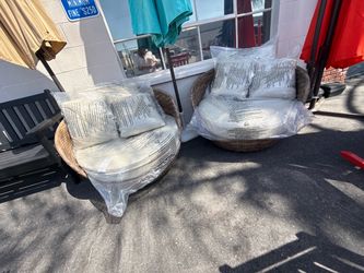 Beautiful Wicker Outdoor Swivel Chair with Bouclé Cushions & Cover by Drew Barrymore SET OF 2