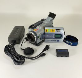 Sony DCR-TRV530 Digital8 Hi8 8mm Video8 Camcorder with Power Supply - Nightshot