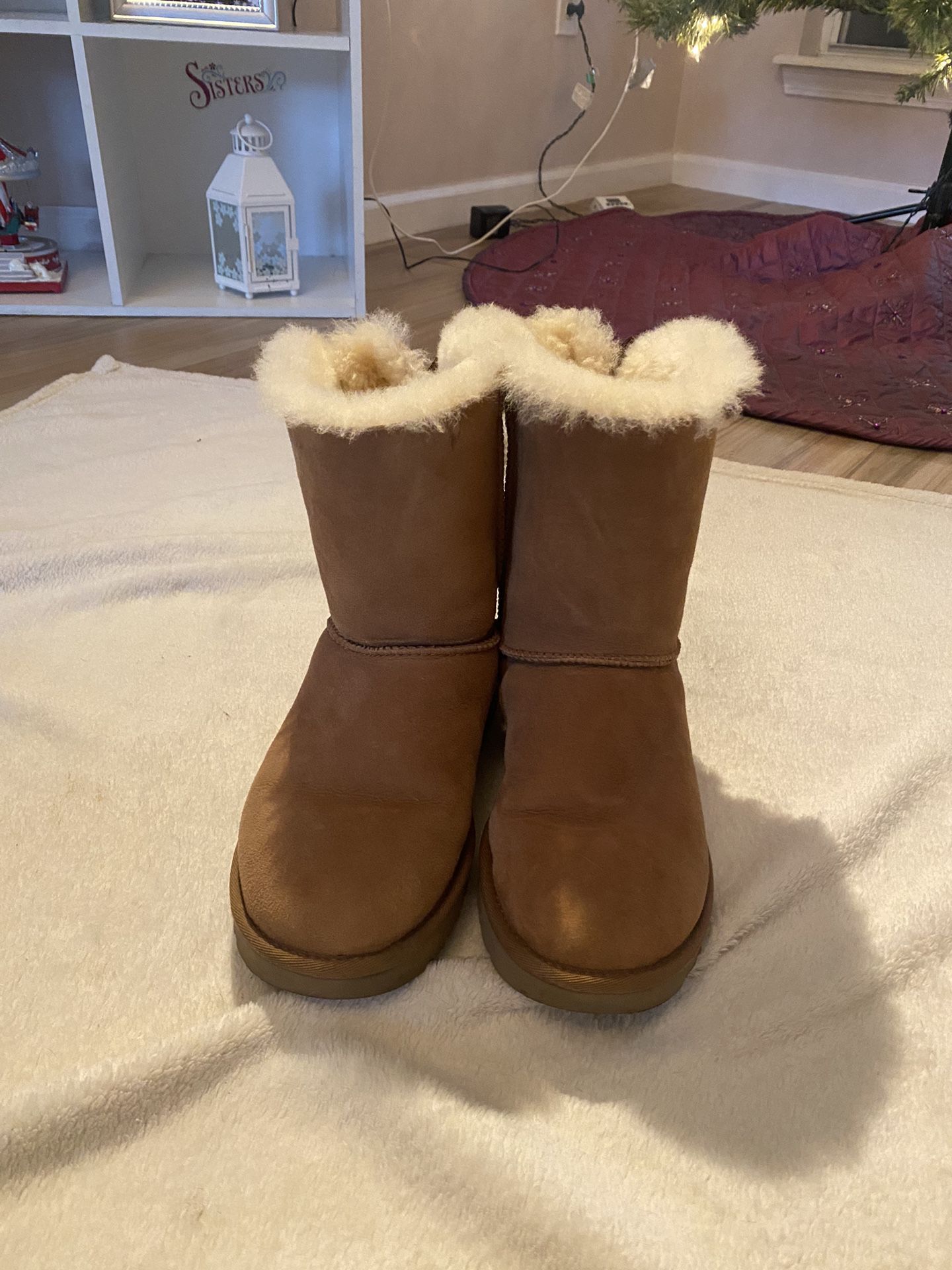 UGG Chestnut Suede Bow - Water-Repellent Boots Size 7