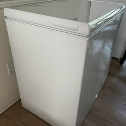 Vissani Brand Freezer