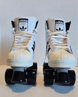 New Women's Adidas Superstar 82 Roller Skates Size (6.5)