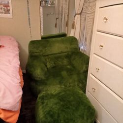 Cozy Green Boneless Lounge Chair + Ottoman – Perfect Reading Nook Vibes!